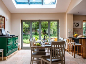 Finest Retreats - Ryeworth Cottage